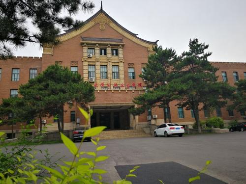 吉林大學(xué)公共衛(wèi)生學(xué)院